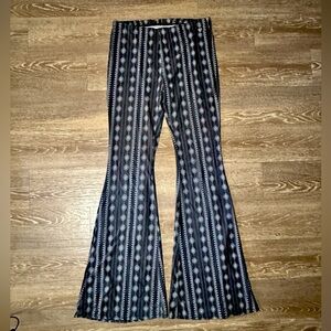 Brandy Melville Patterned Flare Pants legging stretch material